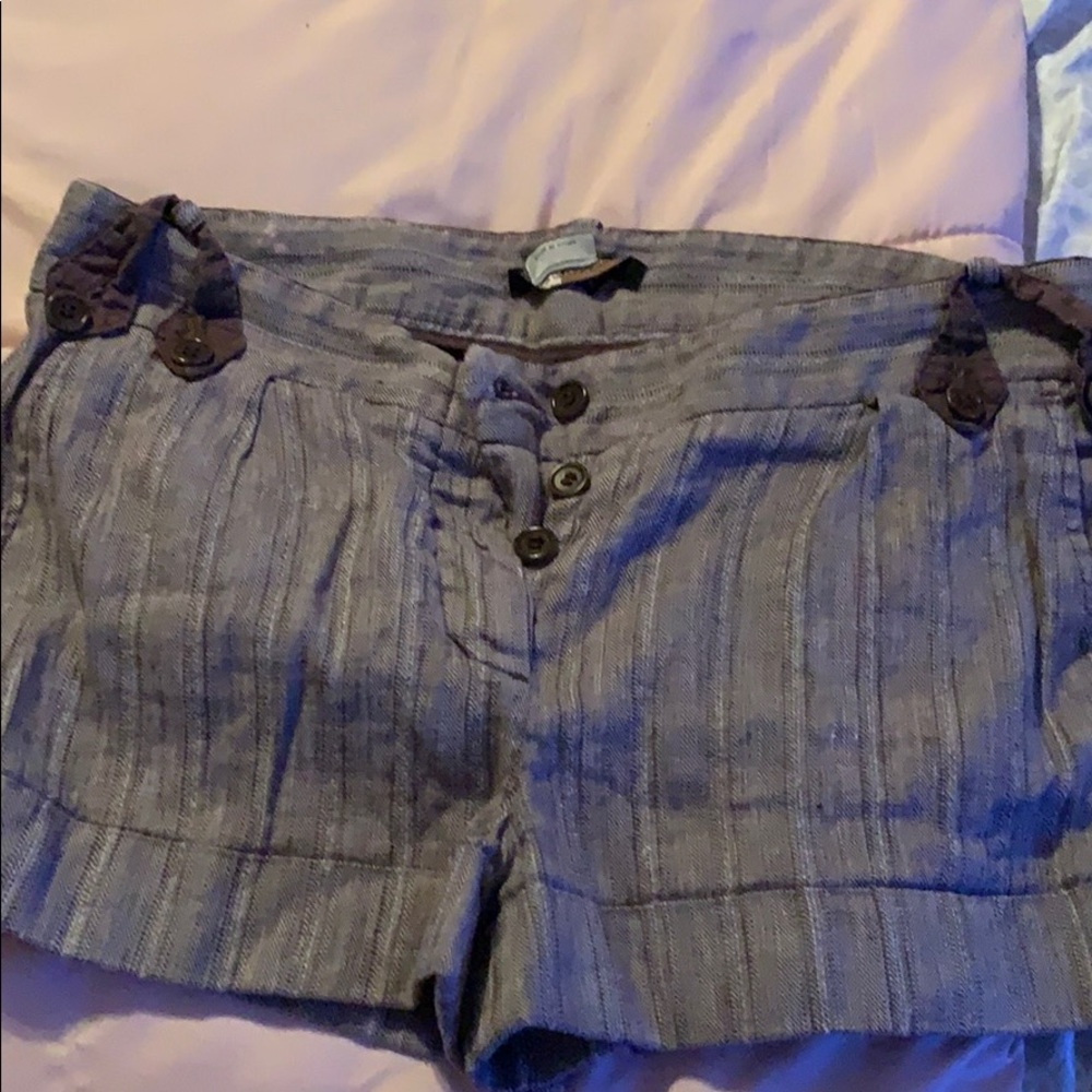 Bcbg tan and brown accents. Size 6 petite shorts